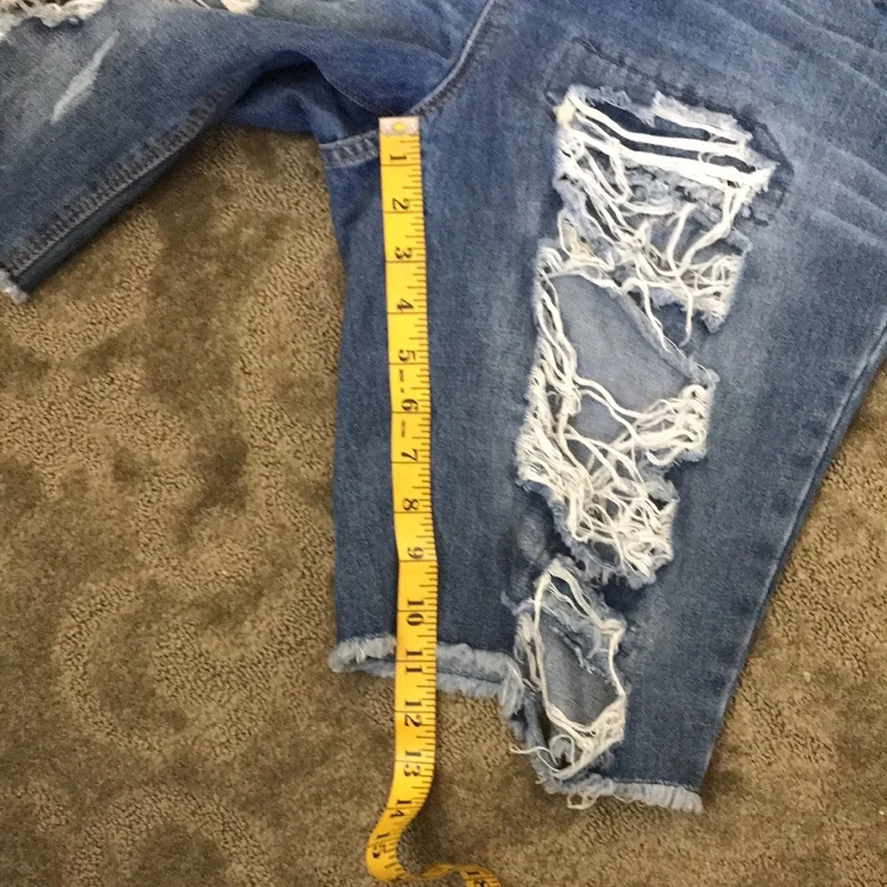 Shorts - Picture 3 of 7